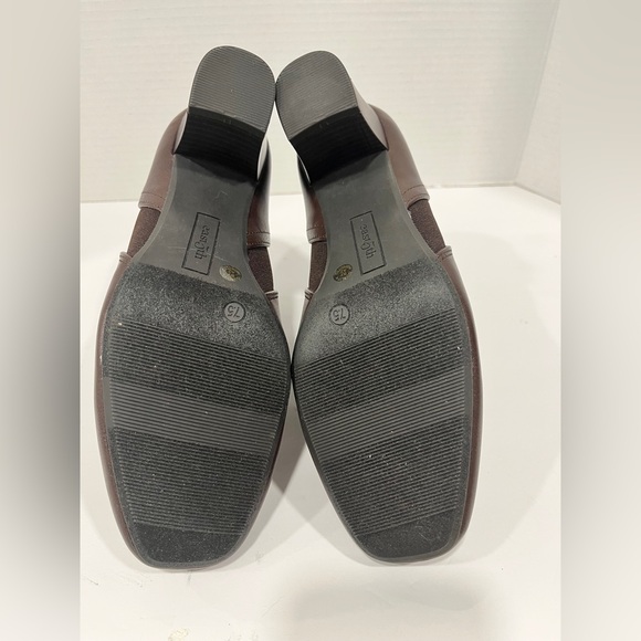 east 5th Womens Rossi Stacked‎ Heel Booties
Size: 7.5W. Color. Brown - Picture 6 of 6